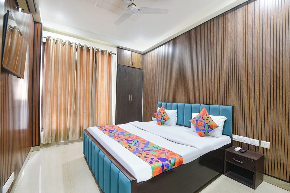 Egyptian cotton sheets, premium bedding, in-room safe, free WiFi