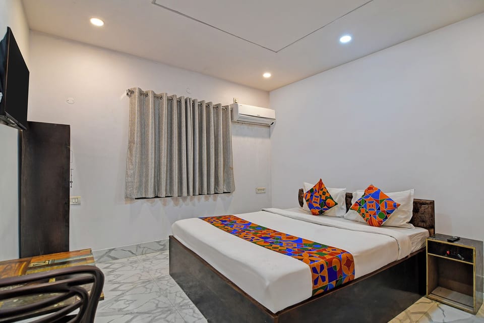 Deluxe Room | Egyptian cotton sheets, premium bedding, in-room safe, free WiFi
