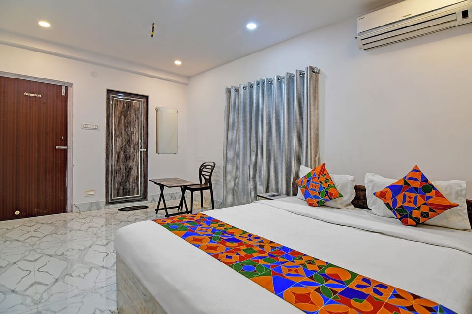 Egyptian cotton sheets, premium bedding, in-room safe, free WiFi