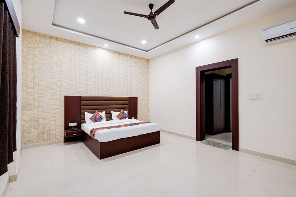 Deluxe Room | Egyptian cotton sheets, premium bedding, in-room safe, free WiFi
