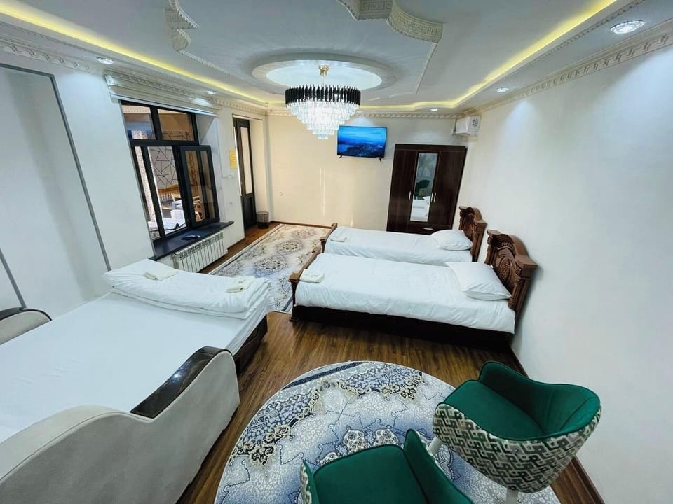 Comfort Quadruple Room | Iron/ironing board (on request), WiFi (free)