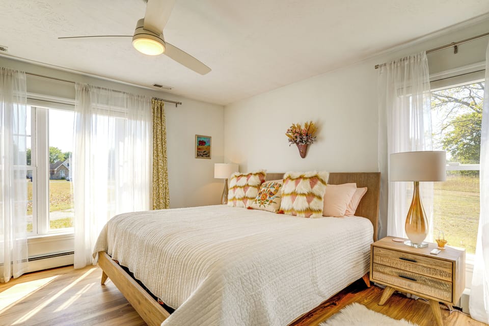 Shenandoah Valley Riverside Retreat Near Wineries Cottage in Grottoes