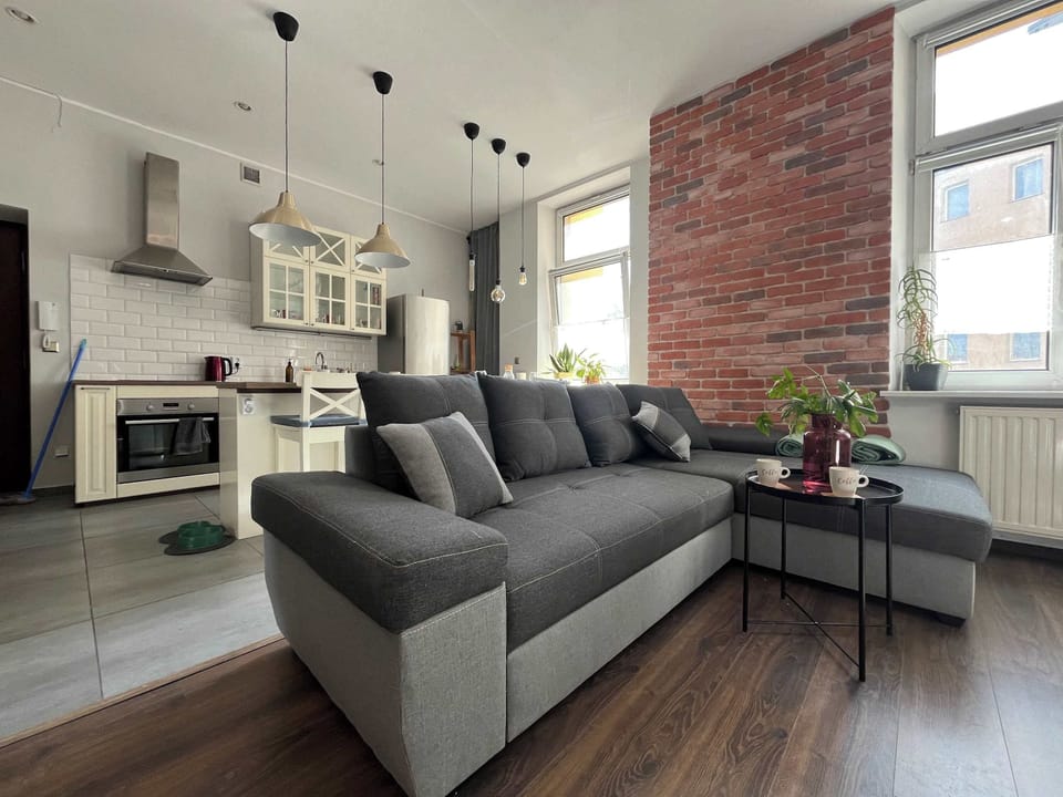 Stylish living room with coffe table. 