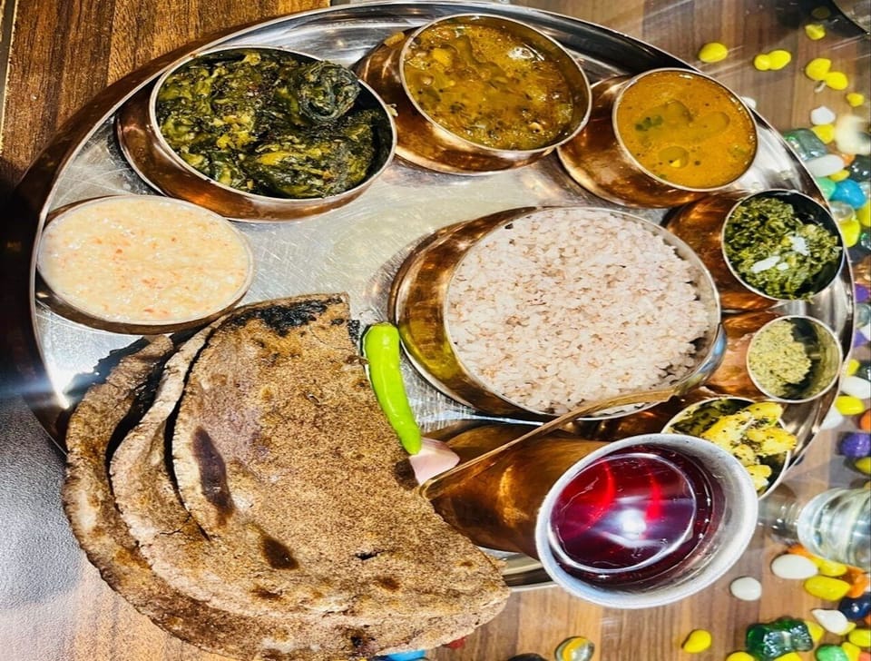 Free local cuisine breakfast on weekdays