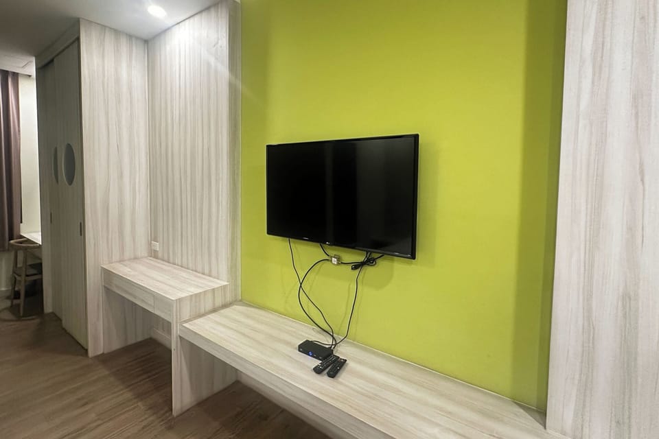 Deluxe Double Room | Desk, free WiFi, bed sheets