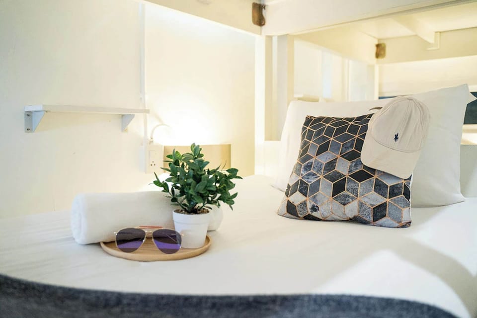 Bed in 6-Bed Mixed Dormitory Room (2nd floor) | Free WiFi, bed sheets