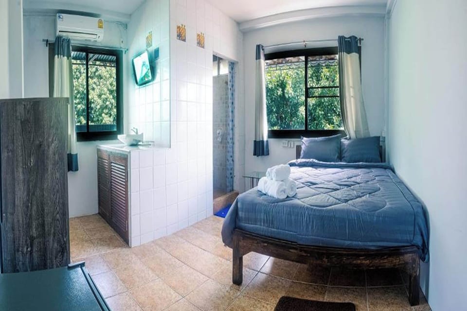 Double Room, Air conditioning | Free WiFi, bed sheets