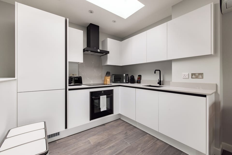 Apartment | Private kitchen | Fridge, microwave, oven, stovetop