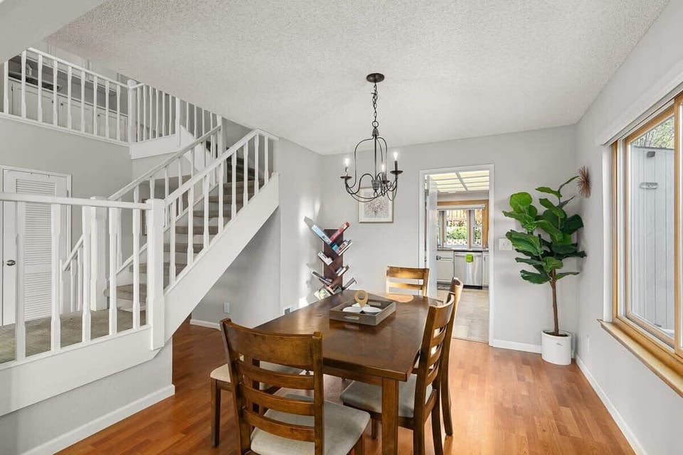 House, Private Pool (4 Bedrooms) | In-room dining
