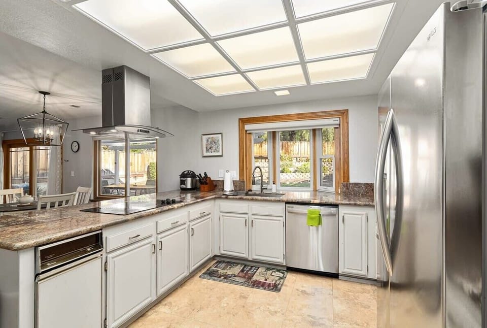 House, Private Pool (4 Bedrooms) | Private kitchen | Espresso maker, coffee/tea maker, microwave, oven