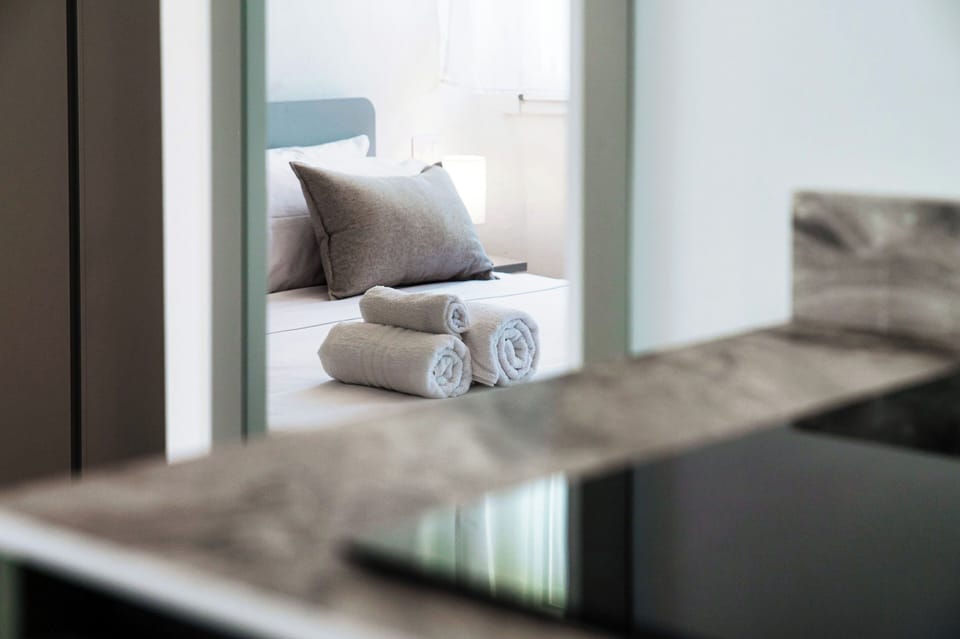 Superior Studio Suite, Lake View | Blackout drapes, soundproofing, iron/ironing board, free WiFi