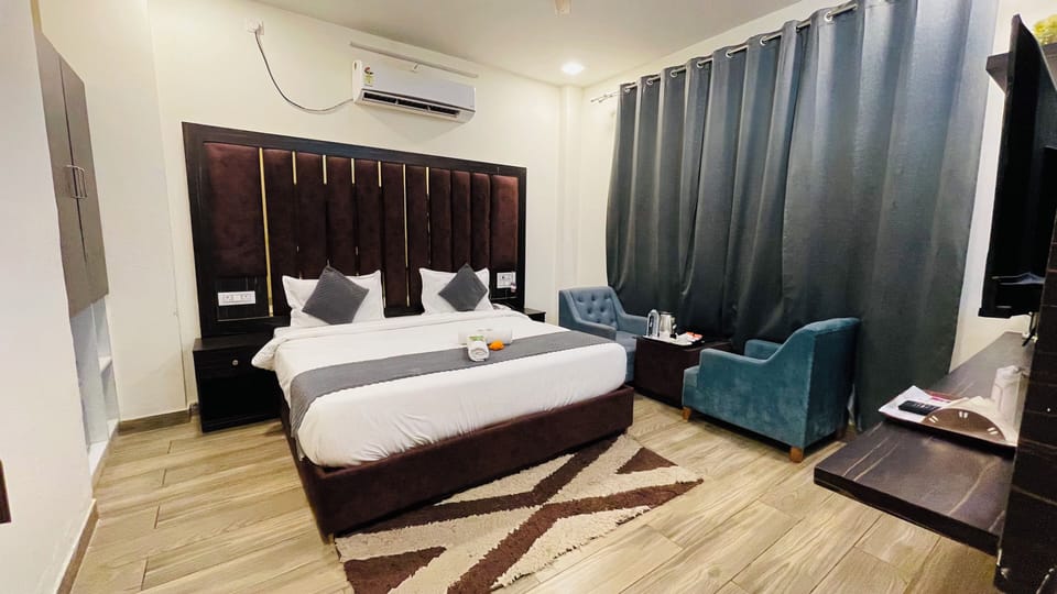 Premium Double Room, 1 Bedroom, City View | Minibar, desk, laptop workspace, free WiFi