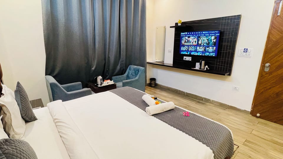 Premium Double Room, 1 Bedroom, City View | Minibar, desk, laptop workspace, free WiFi