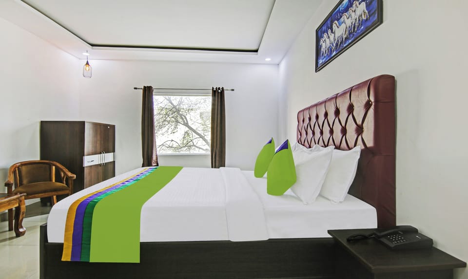 Superior Double Room | Laptop workspace, free WiFi