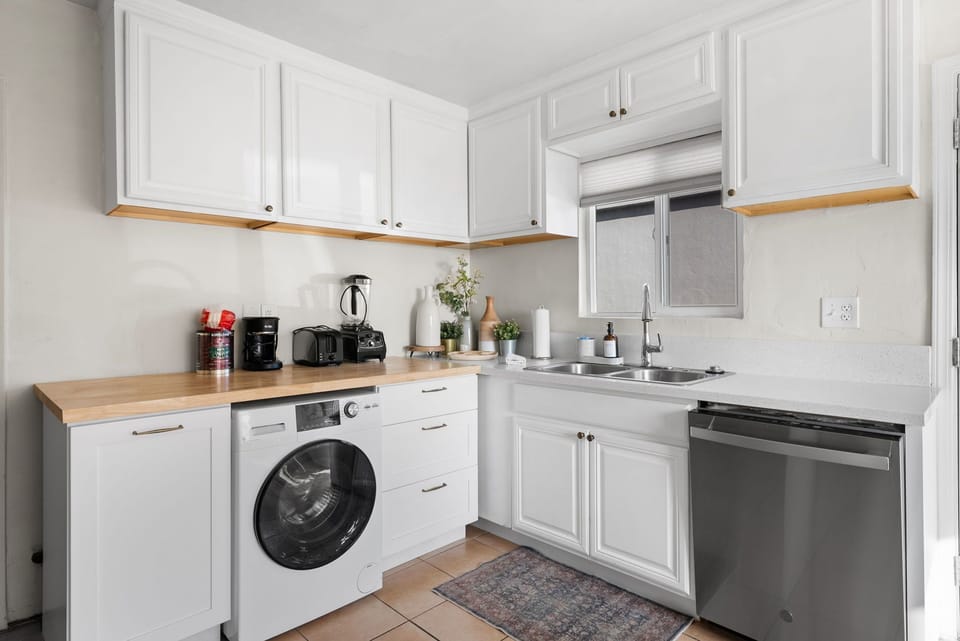Bright, breezy cooking space