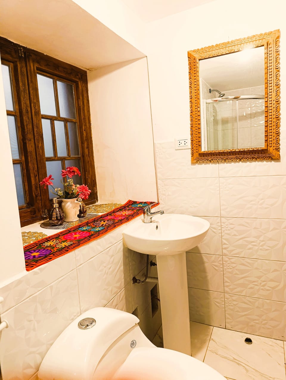 Family Quadruple Room | Bathroom | Shower, hair dryer, towels, soap