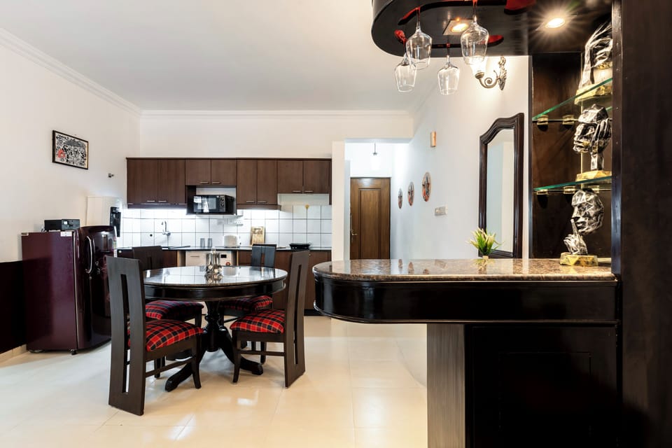 Luxury Apartment, 2 Bedrooms, Patio, Pool View | Private kitchen