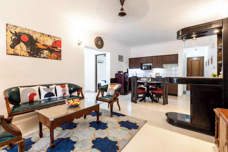 Luxury Apartment, 2 Bedrooms, Patio, Pool View | Living area