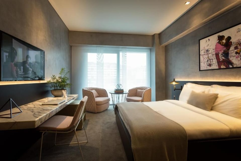 Deluxe Double Room, Garden View | Egyptian cotton sheets, premium bedding, minibar, in-room safe