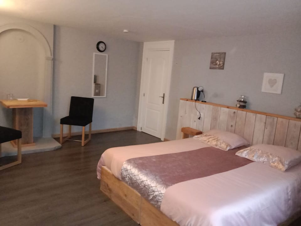 Comfort Double Room, Mountain View | Iron/ironing board, free WiFi