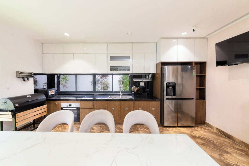 Fridge, electric kettle, spices, paper towels