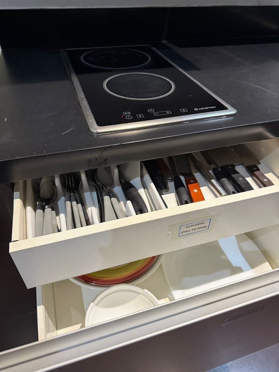 Fridge, microwave, stovetop, dishwasher
