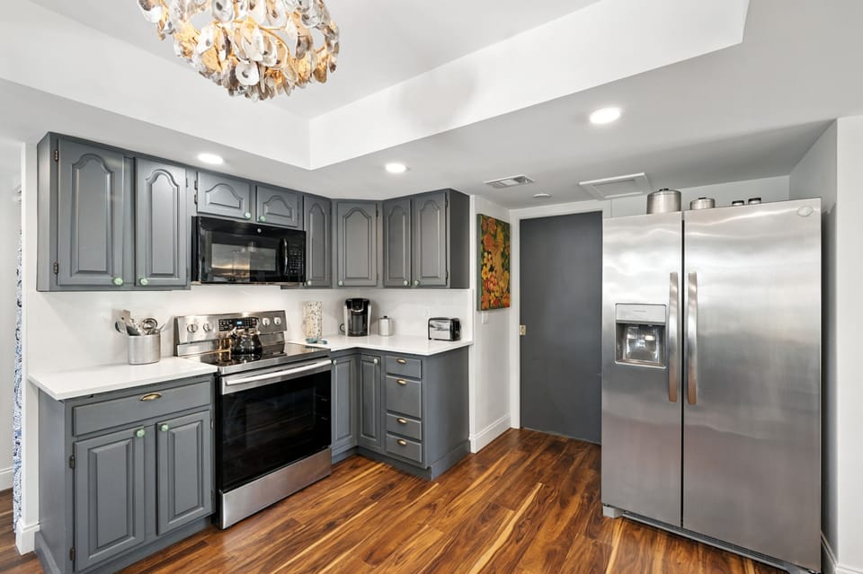 Fully equipped kitchen with stainless appliances