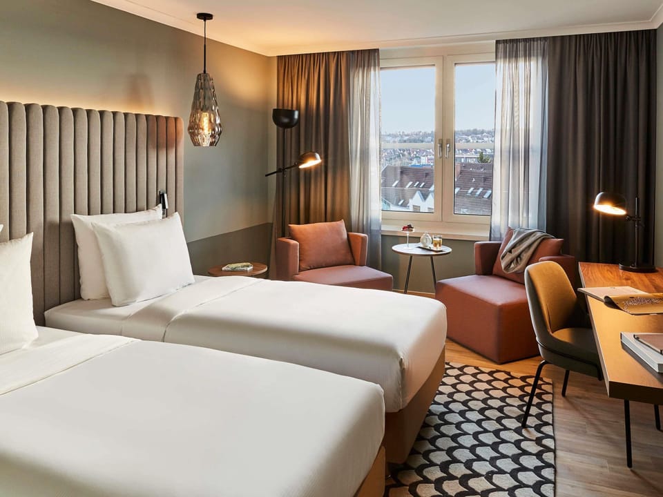 Premium bedding, in-room safe, desk, blackout drapes
