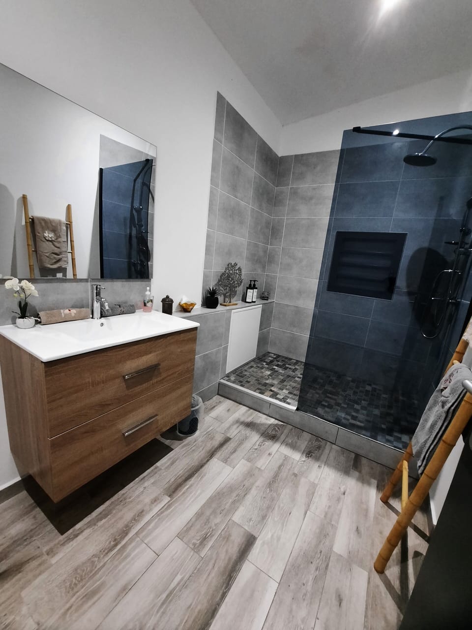 Deluxe Triple Room, Sea View | Free WiFi
