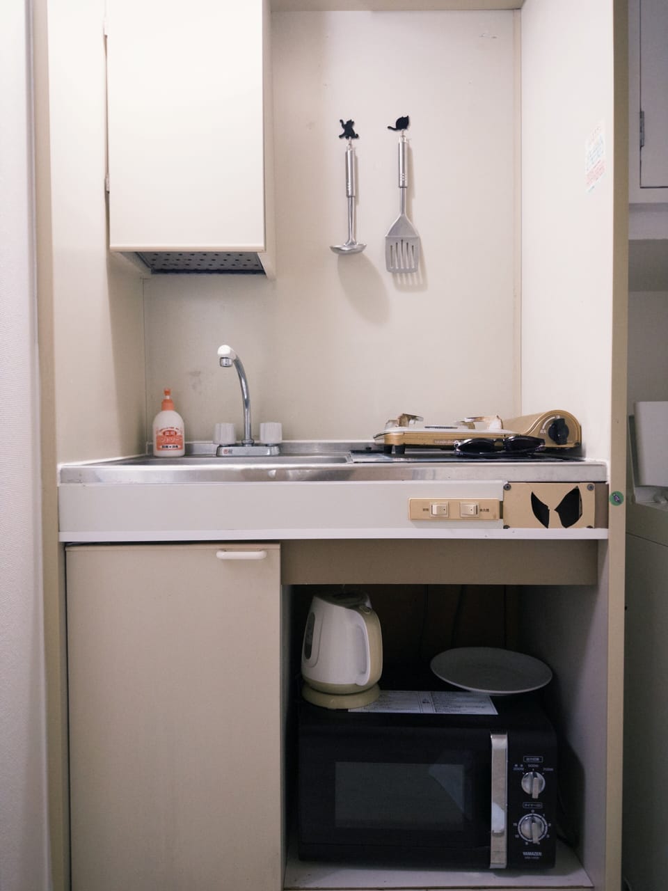 Family Duplex, Balcony | Private kitchenette | Full-size fridge, microwave, stovetop, cookware/dishes/utensils