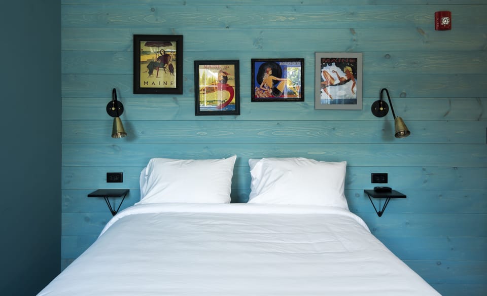 Standard Double Room, Mobility Accessible | Iron/ironing board, WiFi (free), bed sheets