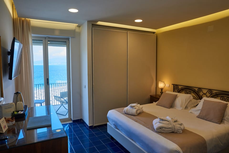 Superior Double Room, 1 Double or 2 Twin Beds, Balcony, Sea View | In-room safe, desk, free WiFi, bed sheets