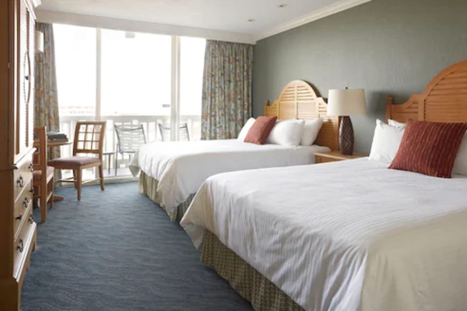 (II) Deluxe Room | In-room safe, WiFi (free), bed sheets