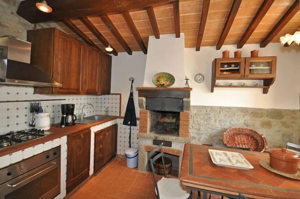 Panoramic Villa, 3 Bedrooms, Private Pool (Calcinaio) | Private kitchen | Oven, freezer