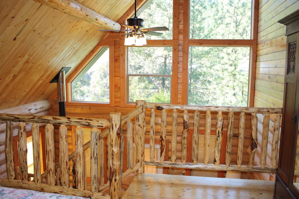 Exclusive Cabin, 2 Bedrooms, Kitchenette, River View | Frette Italian sheets, iron/ironing board, free WiFi