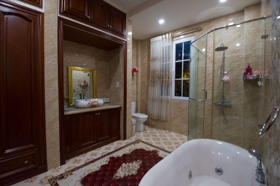 Hair dryer, slippers, bidet, towels