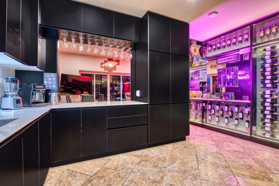 5 Star Kitchen beside Worlds Most Amazing Private Skybar & 1000 Bottles of Wine.