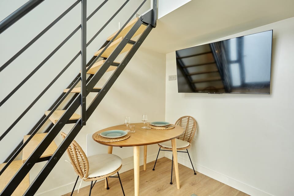 Apartment | Dining