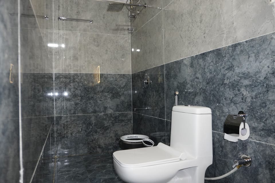 Deluxe Room | Bathroom