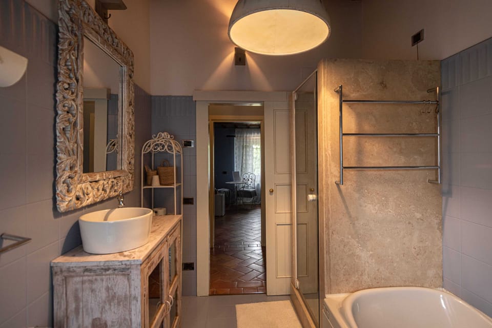 Family Suite, Garden View | Bathroom | Free toiletries, hair dryer, bidet, towels