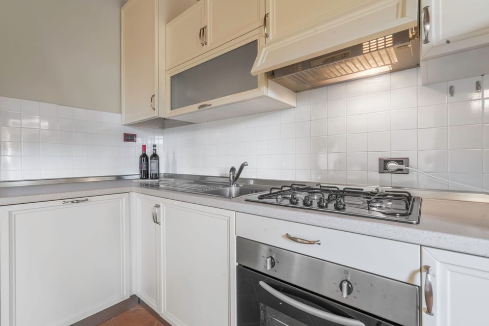 Villa, Patio, Garden View | Private kitchen | Fridge, microwave, oven, stovetop