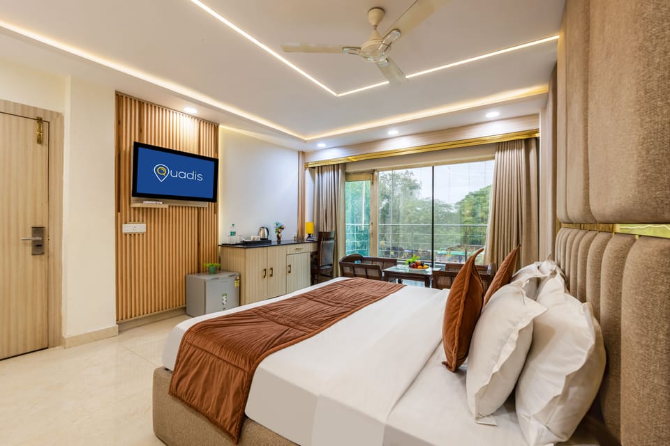 Deluxe Room, City View | Soundproofing, free WiFi