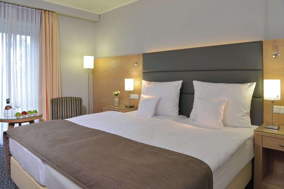 Standard Room, 1 Double Bed | Hypo-allergenic bedding, in-room safe, desk, soundproofing