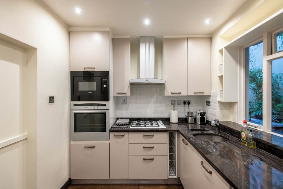 Fully equipped kitchen with all modern appliances