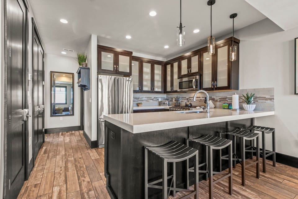 Blackstone Residence 3676