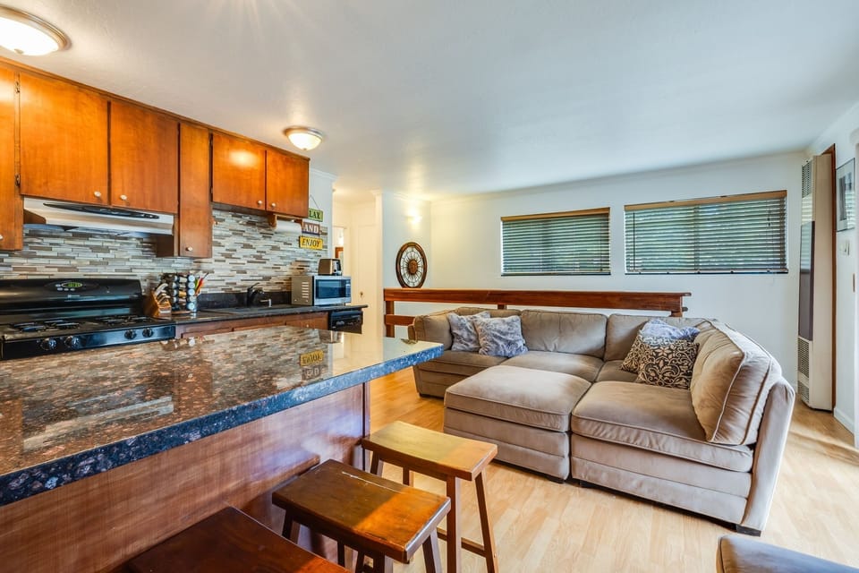Condo, 2 Bedrooms | Interior