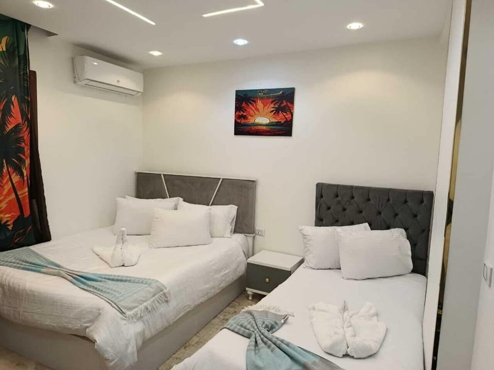 In-room safe, soundproofing, iron/ironing board, free WiFi