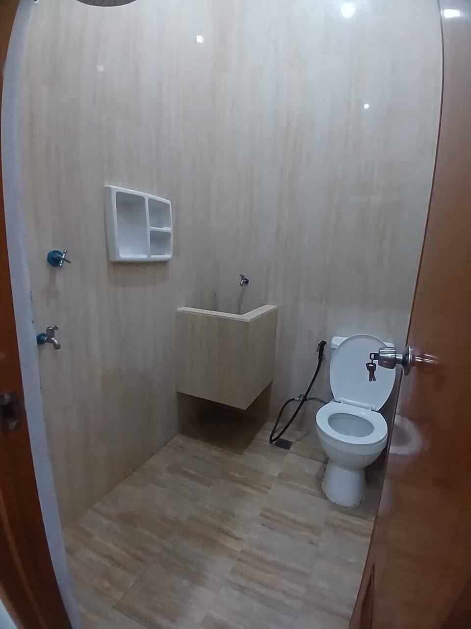 Deluxe Double Room | Bathroom | Bidet