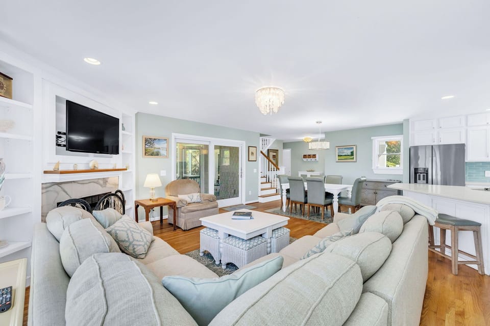 Open floor plan on lower level of home 