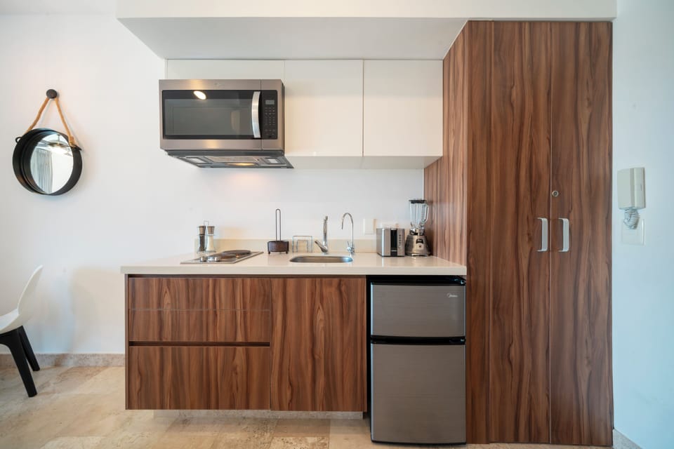 Standard Studio, Balcony, City View | Private kitchen | Toaster